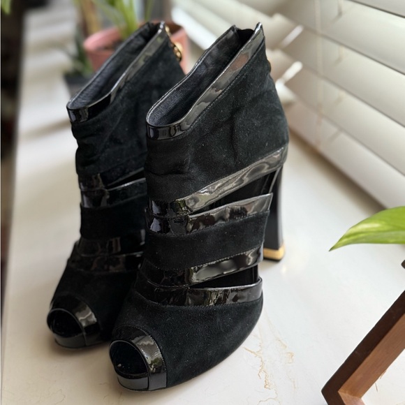 Tory Burch Black High Heel Ankle Boots - Picture 2 of 5